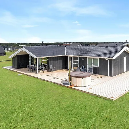 Holiday home Amazing In With Kitchen Lokken