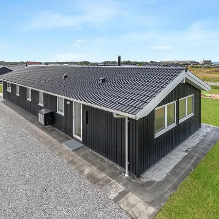Amazing In With Kitchen Holiday home